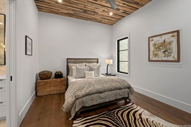 3672 Clubs Dr, Boerne, TX 78006