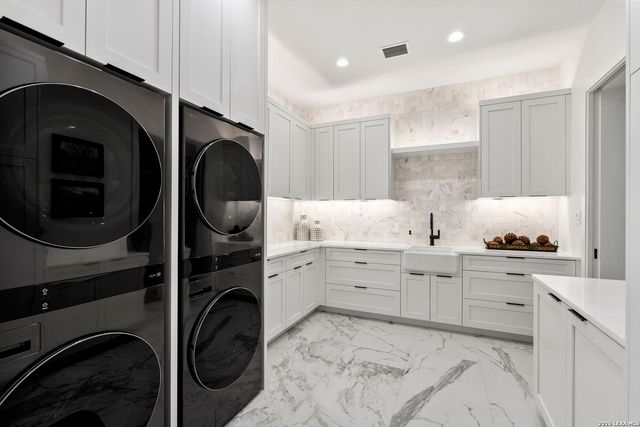 3672 Clubs Dr, Boerne, TX 78006