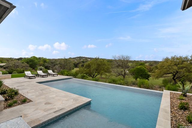 3672 Clubs Dr, Boerne, TX 78006
