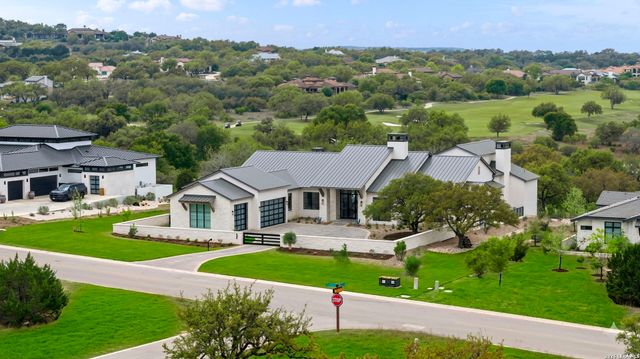 3672 Clubs Dr, Boerne, TX 78006