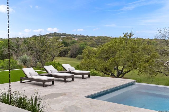 3672 Clubs Dr, Boerne, TX 78006