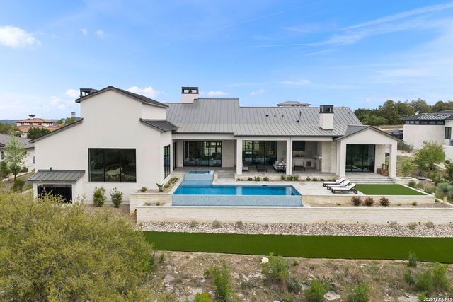 3672 Clubs Dr, Boerne, TX 78006