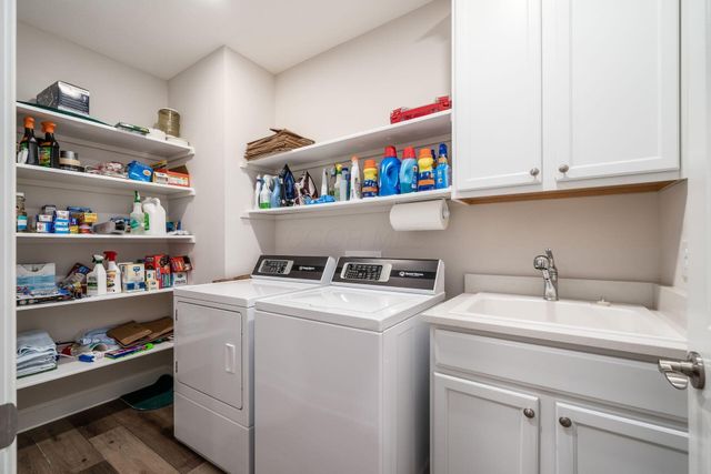 8688 Eliot Drive, Plain City, OH 43064