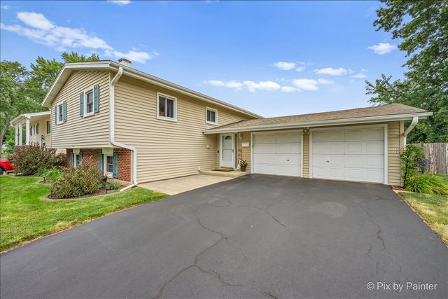 641 Devonshire Lane, Crystal Lake, IL 60014