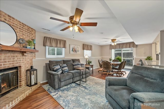641 Devonshire Lane, Crystal Lake, IL 60014
