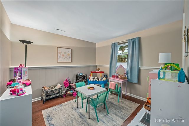 641 Devonshire Lane, Crystal Lake, IL 60014