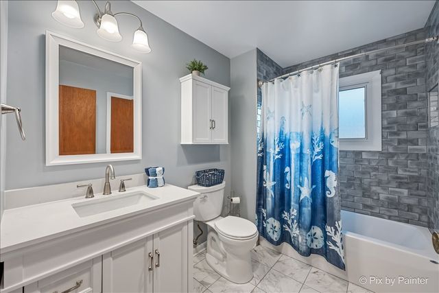 641 Devonshire Lane, Crystal Lake, IL 60014