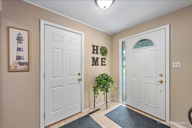 641 Devonshire Lane, Crystal Lake, IL 60014