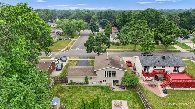 641 Devonshire Lane, Crystal Lake, IL 60014