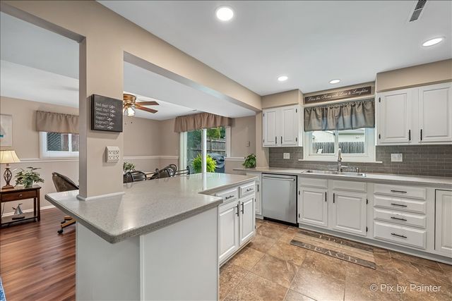 641 Devonshire Lane, Crystal Lake, IL 60014