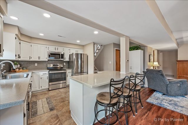 641 Devonshire Lane, Crystal Lake, IL 60014