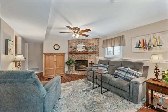 641 Devonshire Lane, Crystal Lake, IL 60014
