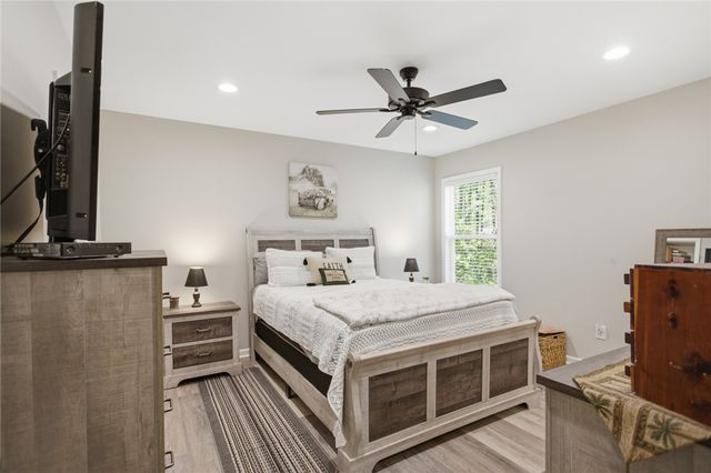 109 Ledbetter Lane, Walhalla, SC 29691