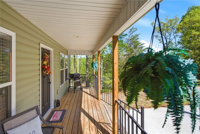 109 Ledbetter Lane, Walhalla, SC 29691