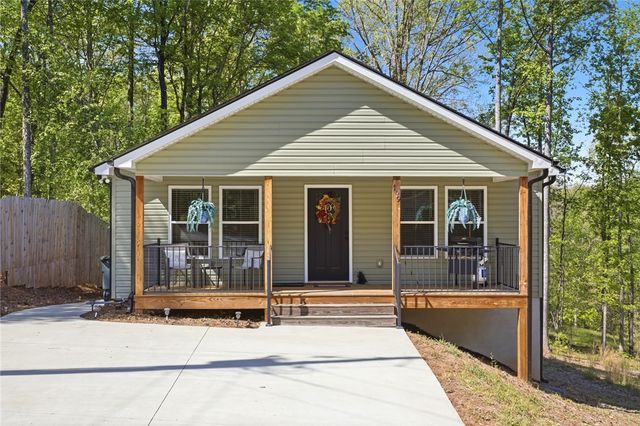 109 Ledbetter Lane, Walhalla, SC 29691