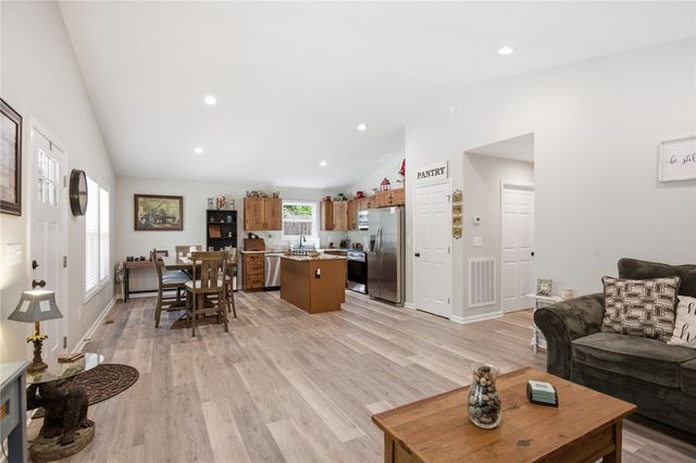 109 Ledbetter Lane, Walhalla, SC 29691