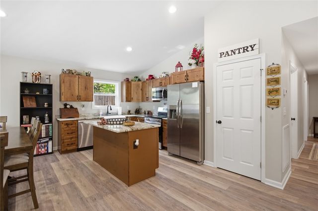 109 Ledbetter Lane, Walhalla, SC 29691