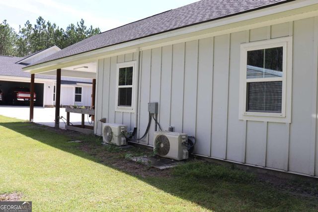 2505 Wilma Edwards Road, Ellabell, GA 31308