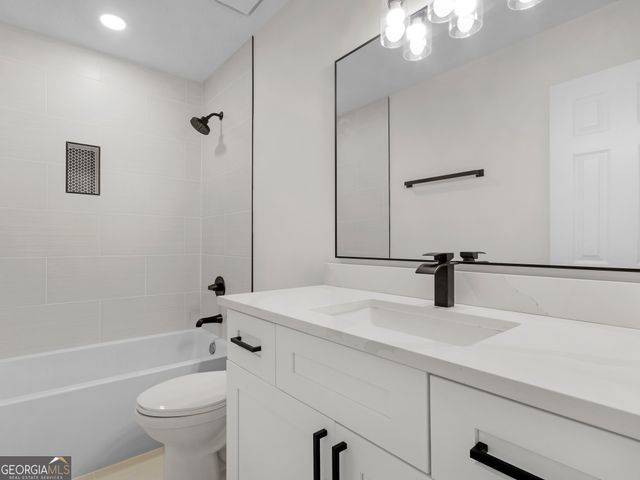 8228 Lullwater Court, Jonesboro, GA 30236