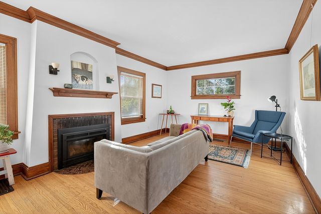 1599 Juno Avenue, Saint Paul, MN 55116