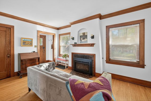 1599 Juno Avenue, Saint Paul, MN 55116