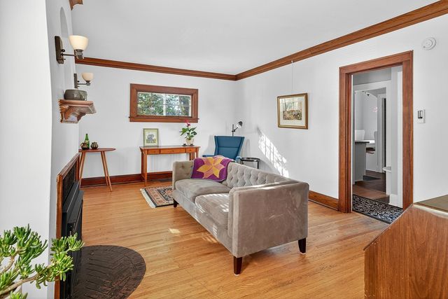 1599 Juno Avenue, Saint Paul, MN 55116