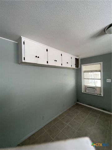 704 E 2nd Street, Victoria, TX 77901