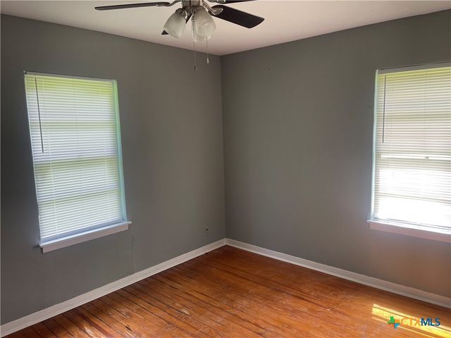 704 E 2nd Street, Victoria, TX 77901