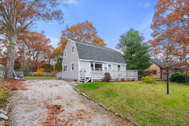 130 Old Barnstable Road, Teaticket, MA 02536