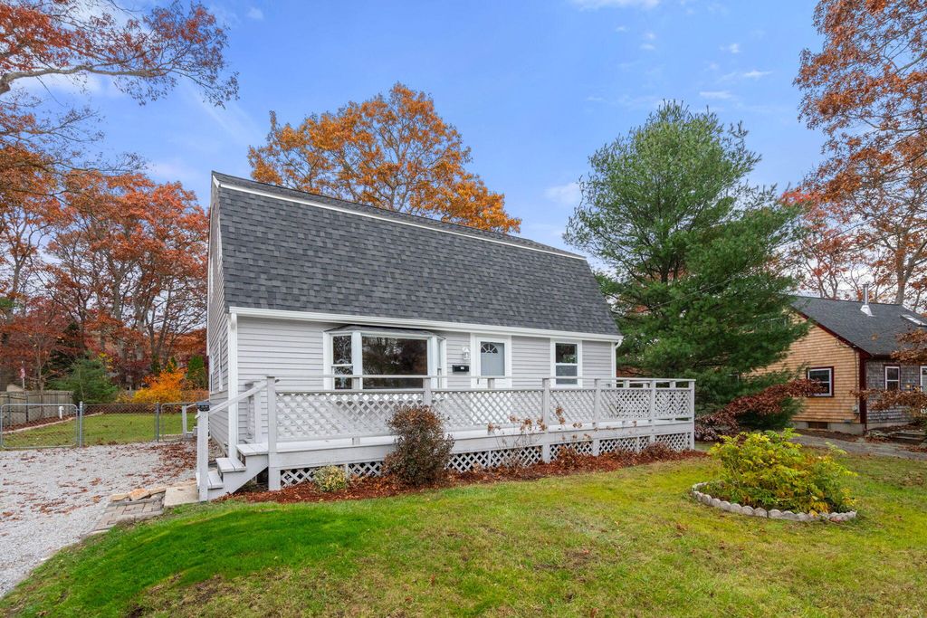 130 Old Barnstable Road, Teaticket, MA 02536