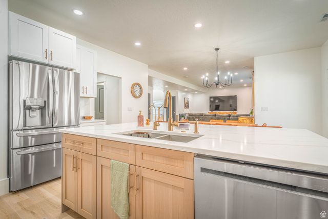 170 W DAWSON, Layton, UT 84041