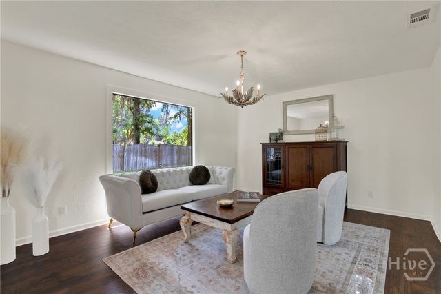 707 White Bluff Avenue, Savannah, GA 31419