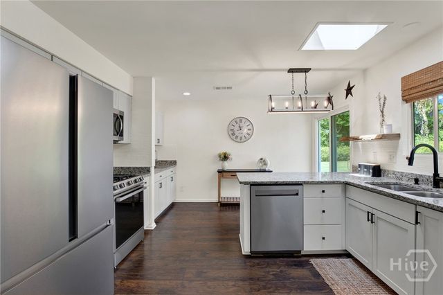 707 White Bluff Avenue, Savannah, GA 31419