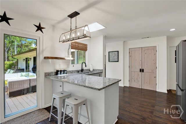 707 White Bluff Avenue, Savannah, GA 31419