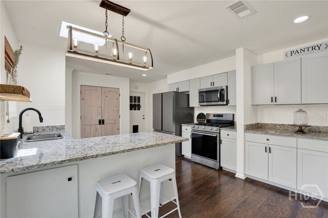 707 White Bluff Avenue, Savannah, GA 31419