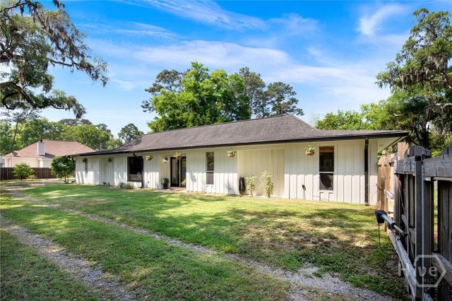 707 White Bluff Avenue, Savannah, GA 31419