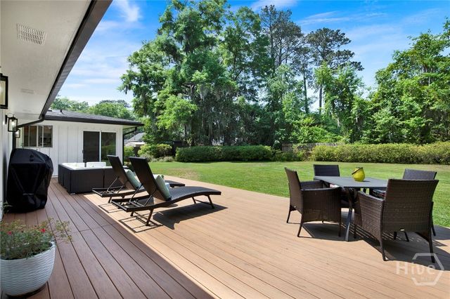 707 White Bluff Avenue, Savannah, GA 31419