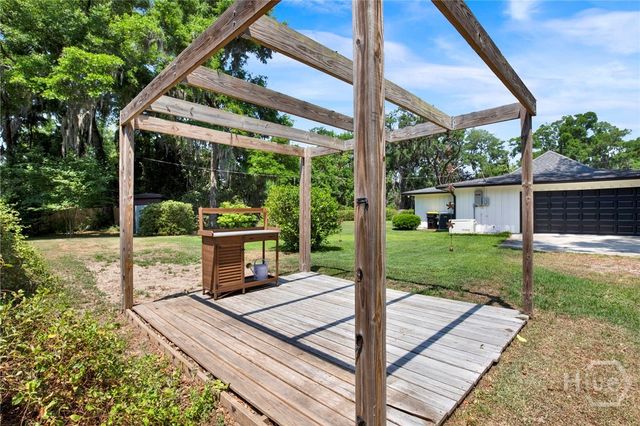 707 White Bluff Avenue, Savannah, GA 31419