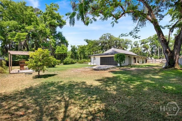 707 White Bluff Avenue, Savannah, GA 31419