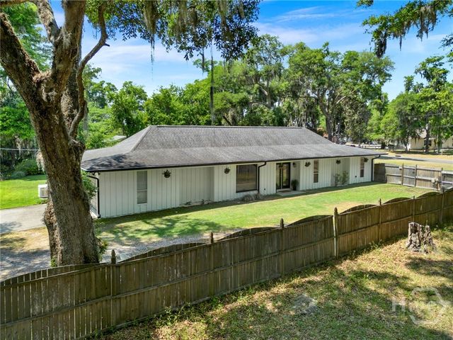707 White Bluff Avenue, Savannah, GA 31419