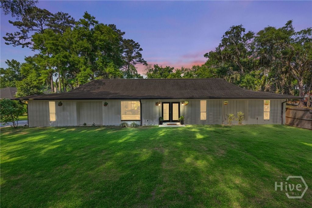 707 White Bluff Avenue, Savannah, GA 31419