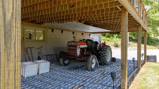 93 Franklin Crest Road, Spruce Pine, NC 28777