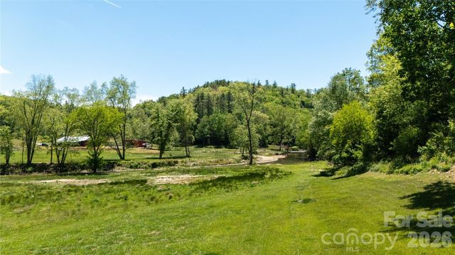 93 Franklin Crest Road, Spruce Pine, NC 28777