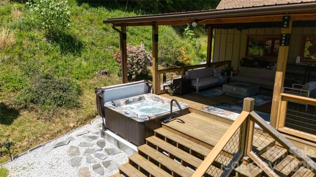 93 Franklin Crest Road, Spruce Pine, NC 28777