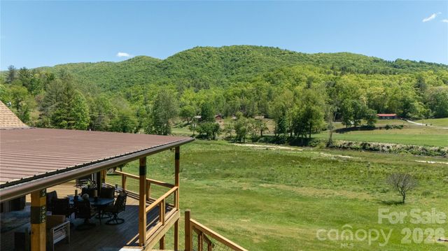 93 Franklin Crest Road, Spruce Pine, NC 28777