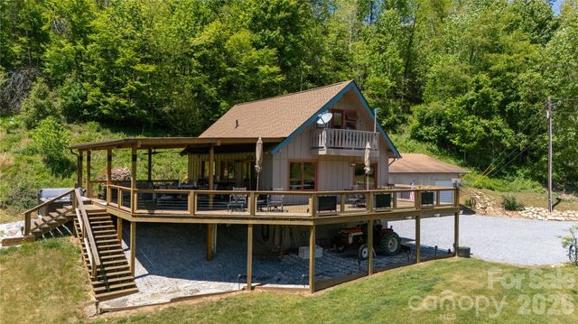 93 Franklin Crest Road, Spruce Pine, NC 28777