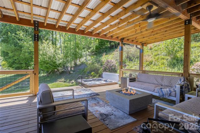93 Franklin Crest Road, Spruce Pine, NC 28777