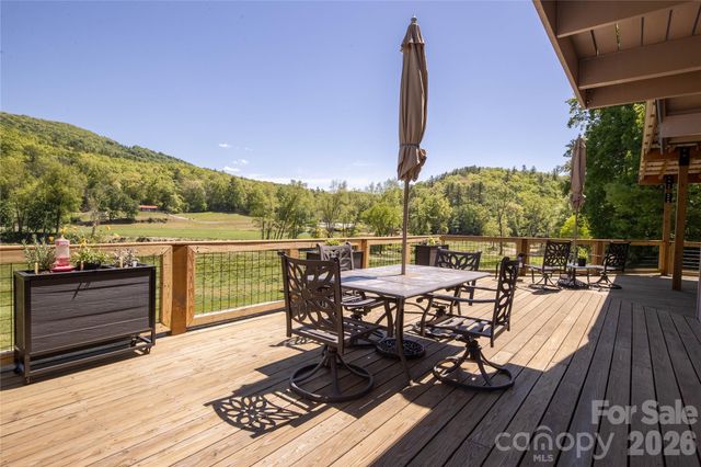 93 Franklin Crest Road, Spruce Pine, NC 28777
