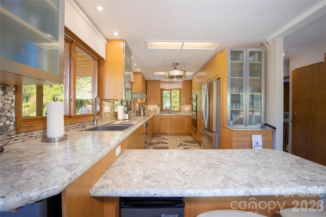 93 Franklin Crest Road, Spruce Pine, NC 28777