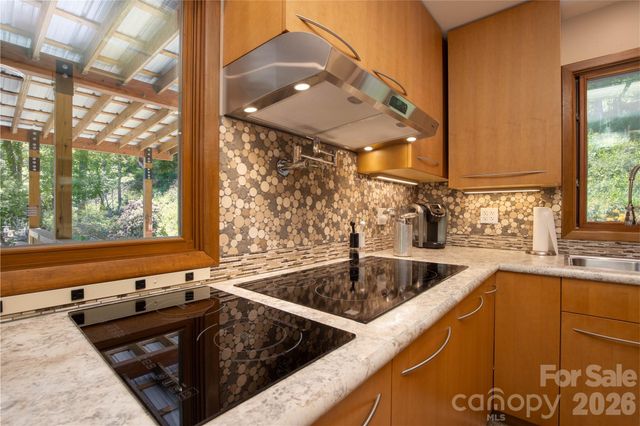 93 Franklin Crest Road, Spruce Pine, NC 28777